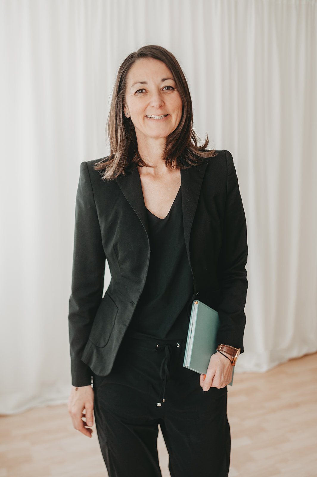 Business Brand Shooting, Selbstständig, Frauenportrait, Businessbilder, Salzburg, Portraitfotos, Human Design Business Salzburg